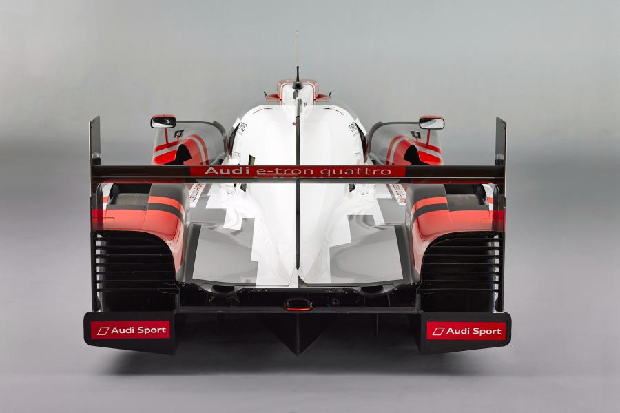  Audi R18 e-Tron Quattro 2015 года  (фото 16 из 25)